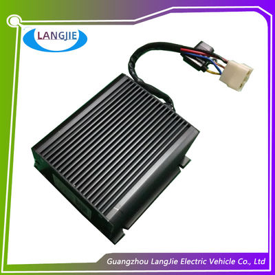 Goede prijs. Zwart Elektrisch van de het Golfkar gelijkstroom van Kardelen van de Convertor Dubbel Output Type 150mm*150mm*45.5mm online