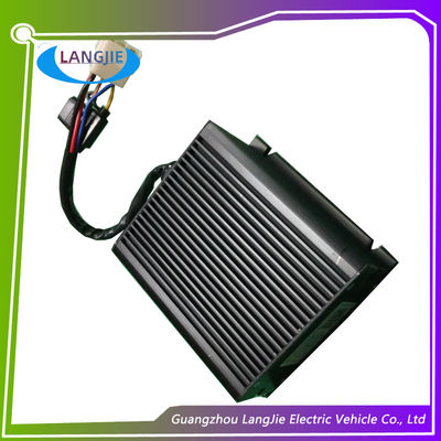 Zwart Elektrisch van de het Golfkar gelijkstroom van Kardelen van de Convertor Dubbel Output Type 150mm*150mm*45.5mm